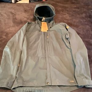 Mens size Lg Fjallraven jacket. NEW